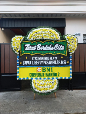 Papan Bunga Duka di Pemurus Luar